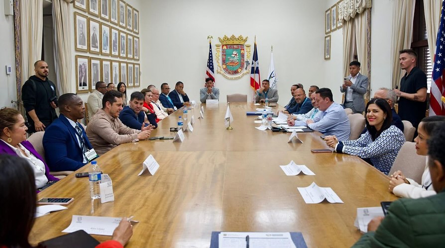 En la sede del Departamento de Estado de Puerto Rico 🇵🇷, ADOVA RD, rep