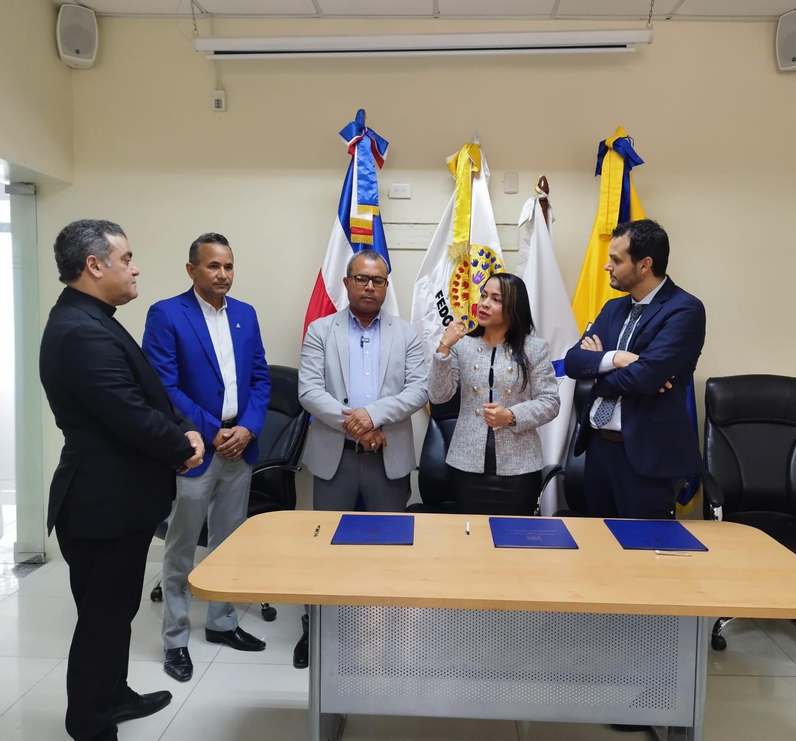ADOVA FIRMA ACUERDO DE COOPERACIÓN INTERINSTITUCIONAL PARA CAPACITAR A FUNCIONARIOS MUNICIPALES